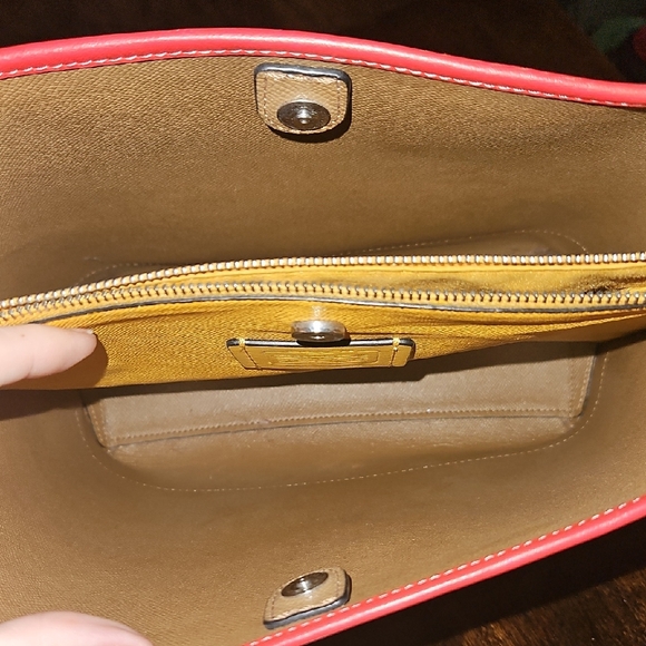 *NEW* COACH Cream and Navy Tote with Red and Light Blue Trim - Picture 9 of 13